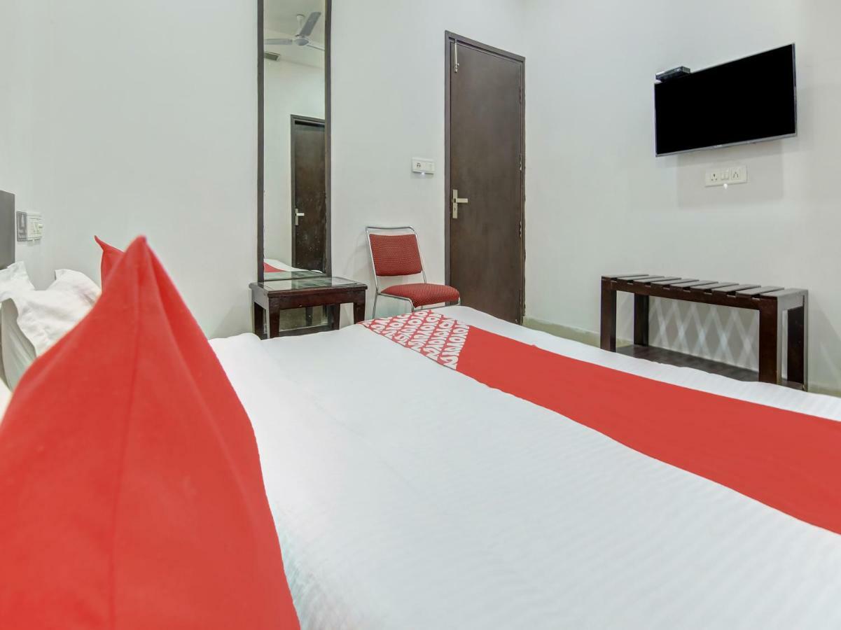 Oyo 27999 Hotel Deep Sirsa Exterior photo